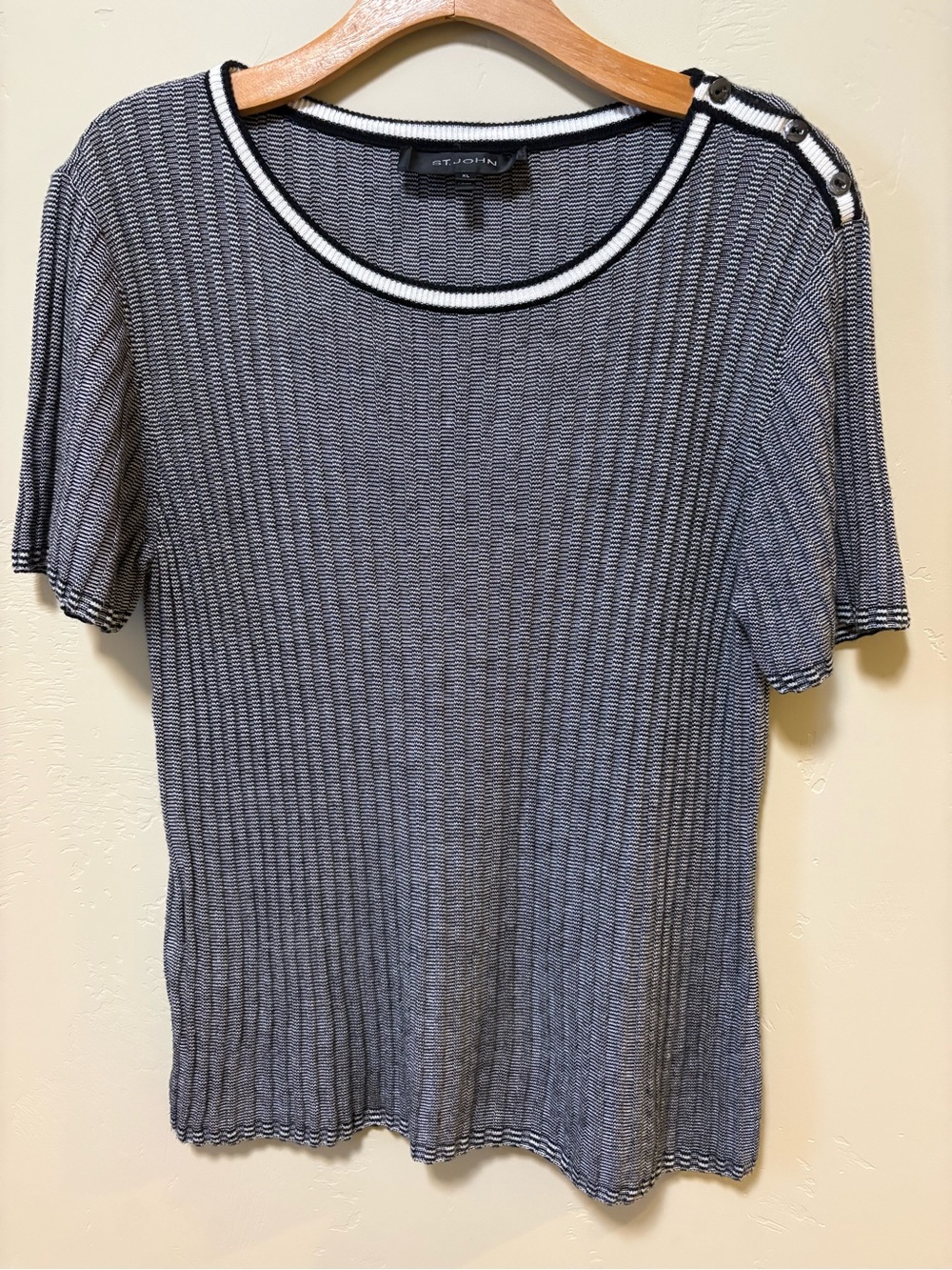 St. John (Marie Gray) Ribbed Top XL